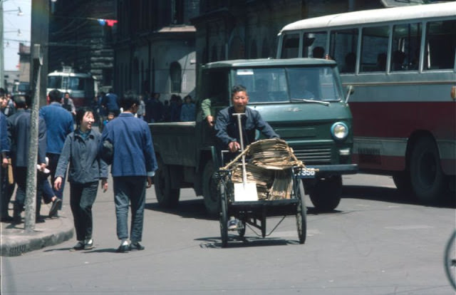 #10 Nanjing Road trishaw, Shanghai, 1970s