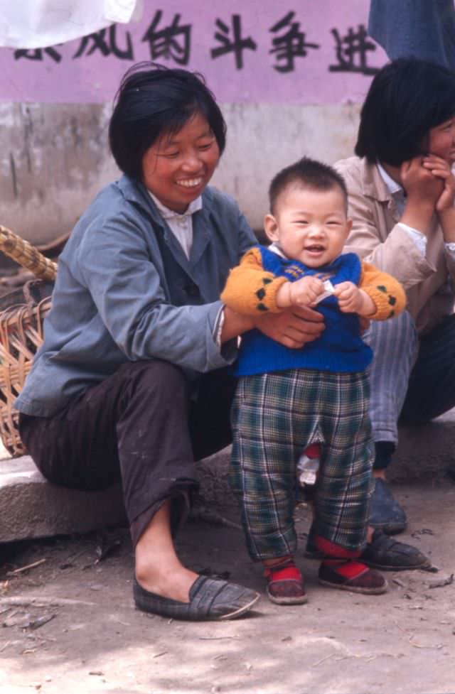 #15 Commune mother and child, Shanghai, 1970s