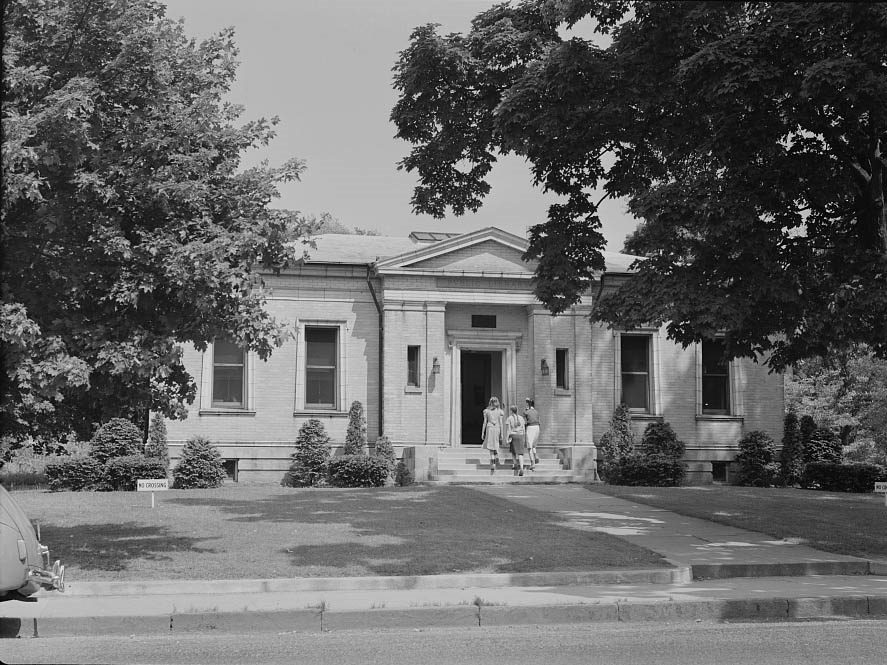 #37 The public library, 1942