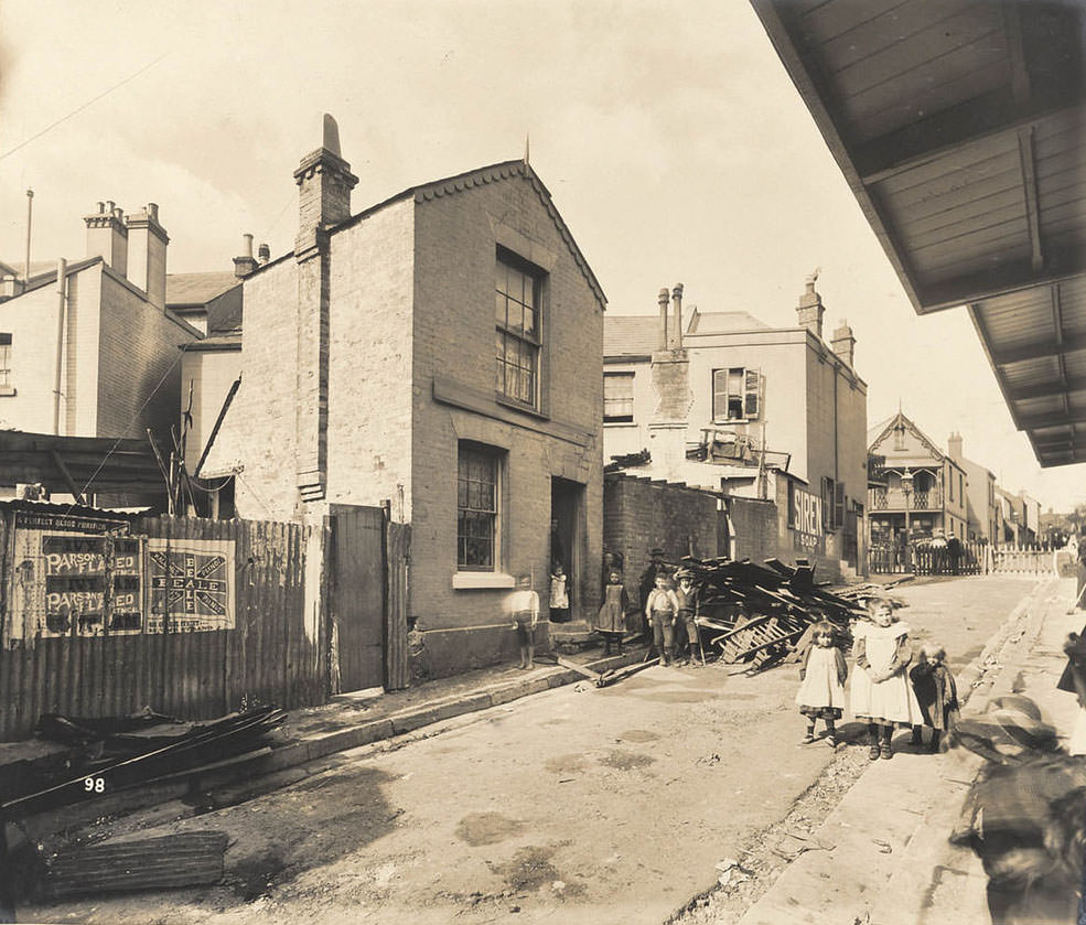 Nos. 24, etc., Hunt-street