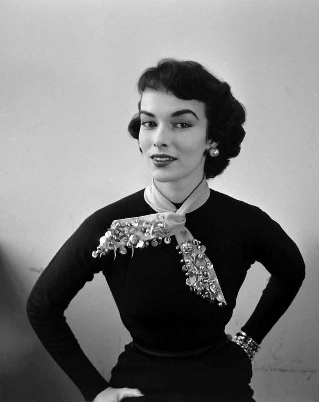 #12 Victoria von Hagen, 1952