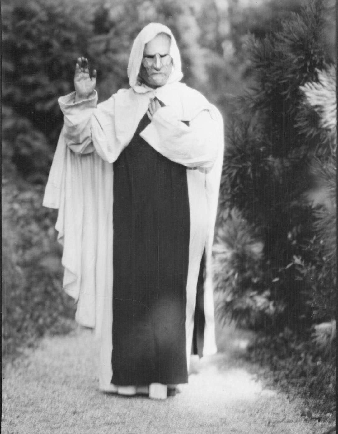 Wladysław Benda: The Talented Mask Maker from the Early 20th Century Weird