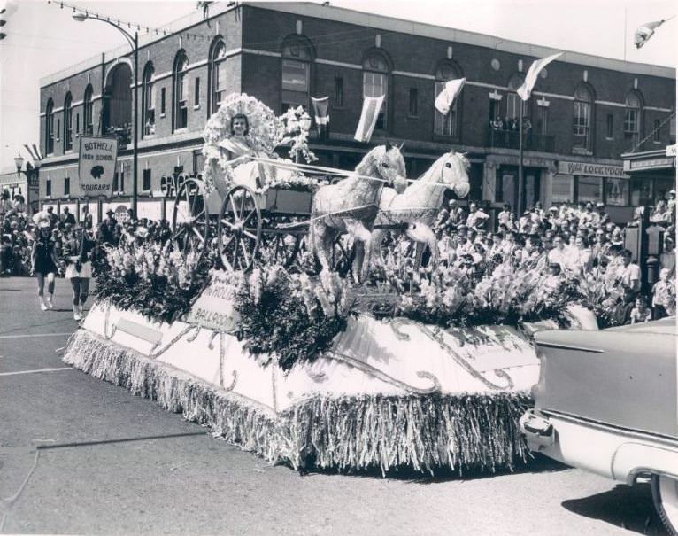 #31 Blossomtime parade, 1954