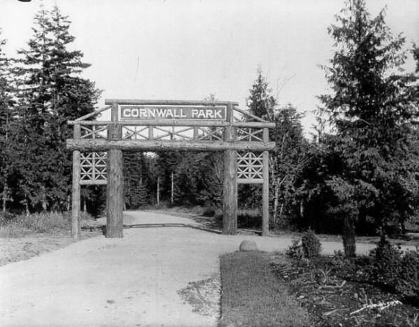 #88 Original signage at entrance of Cornwall Park