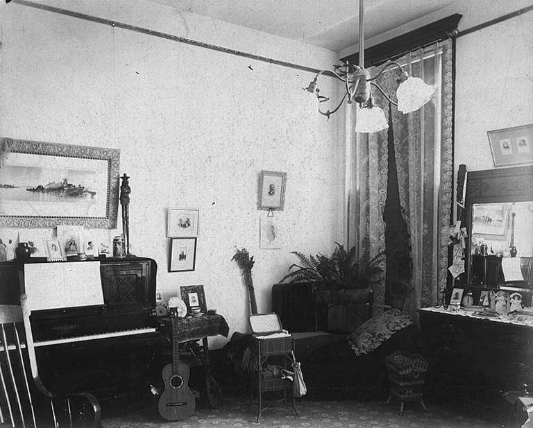 #92 A room in the historic Fairhaven hotel