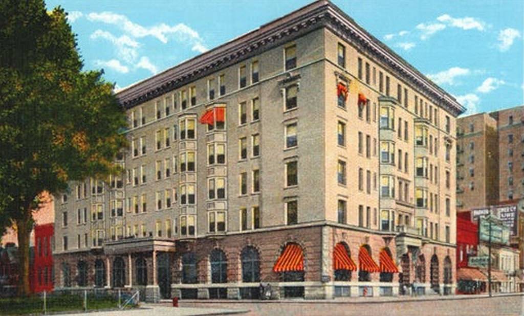 #121 Selwyn Hotel, 1910