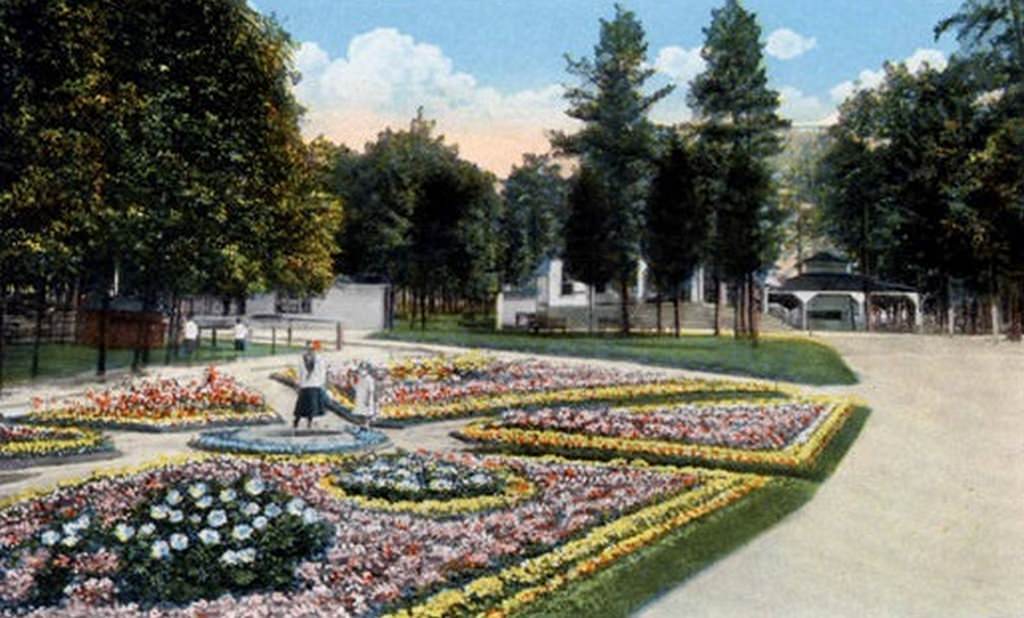 #137 Lakewood Park Gardens, 1910
