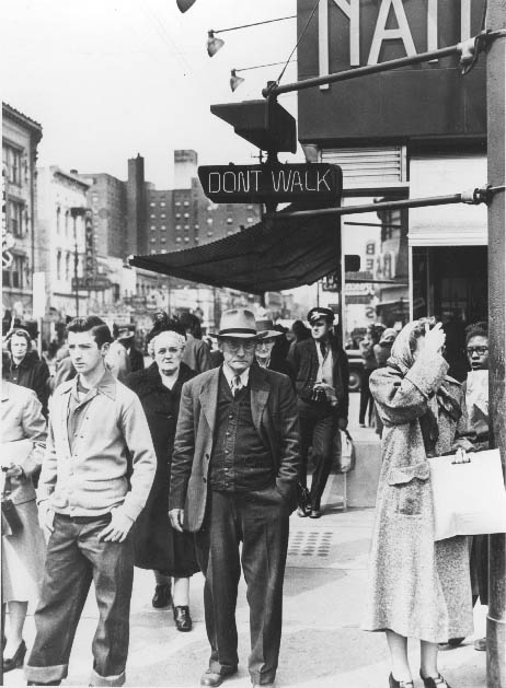#35 People shopping at the Square, 1950