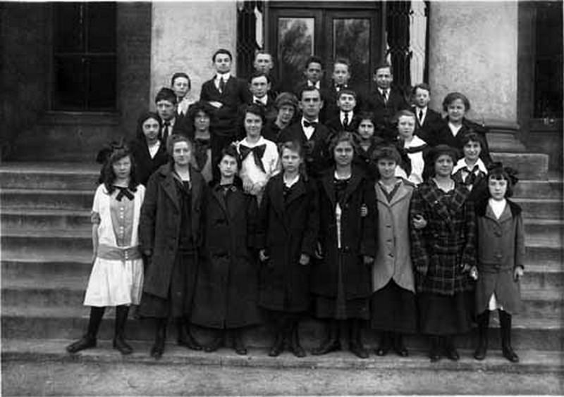 #53 College Street School Students (7th Grade), 1915