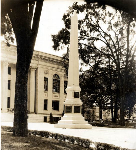 #19 Signers Monument & Courthouse, 1930