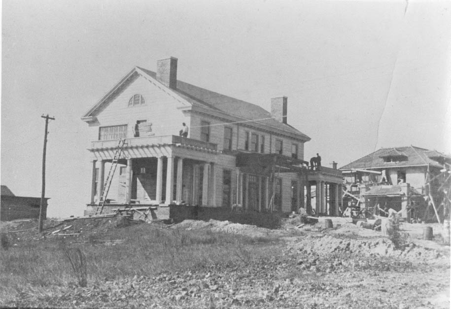 #67 House under construction in Myers Park, 1916