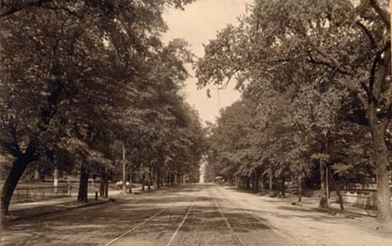 #43 North Tryon Street as it appeared in 1905.