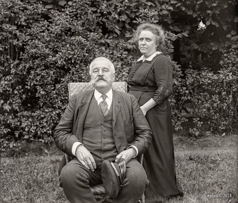 #54 Portraits of Gustave and Jeanne, 1900