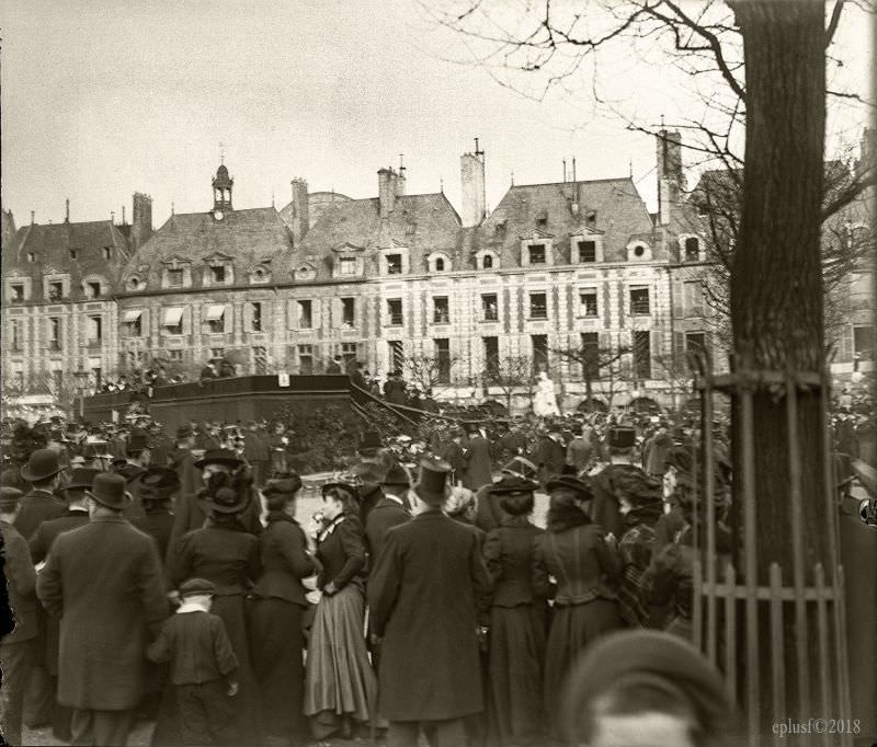 #66 Place des Vosges, Paris, 1902