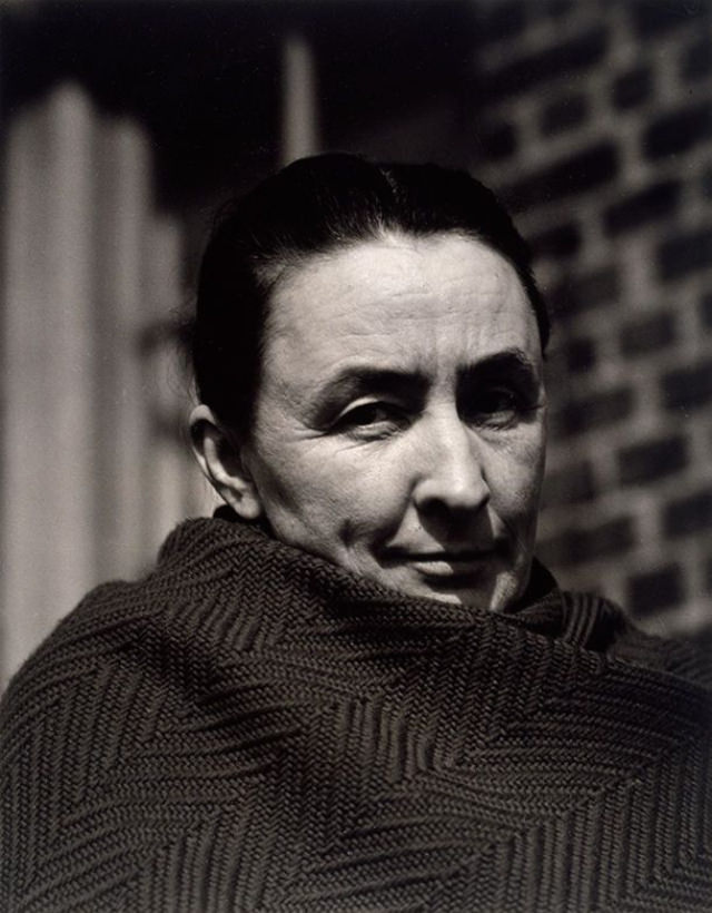 #16 Georgia O’Keeffe: Life Story and Portraits of the Greatest 20th Century Painter and Pioneer of Modernism #16