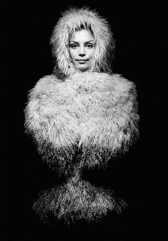 #21 Fashion Maxwell Croft, Queen, London, 1964