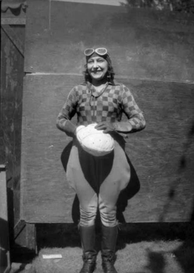Lillian La France: The First female Motorcycle Stunt Rider from the 1930s Sports