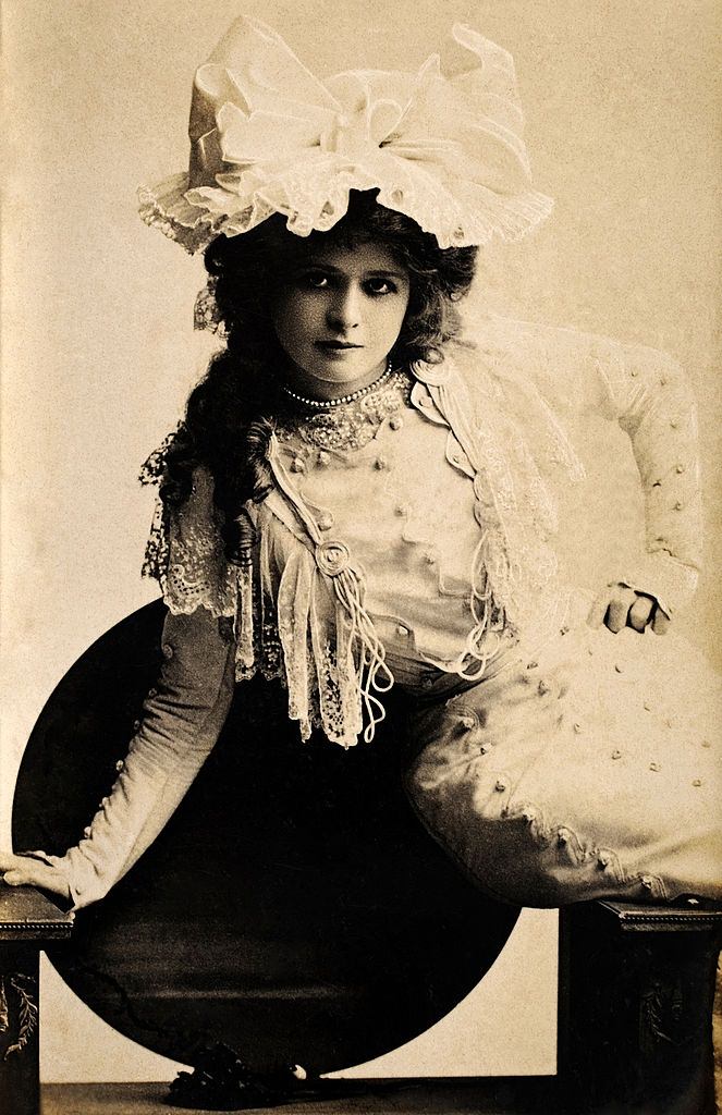 #4 Beautiful Mabel Love, 1910.