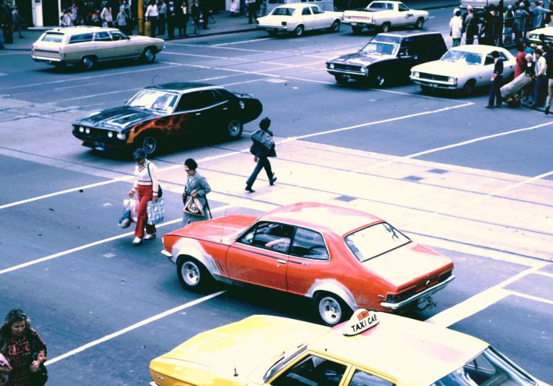 #29 Melbourne street scene, 1975