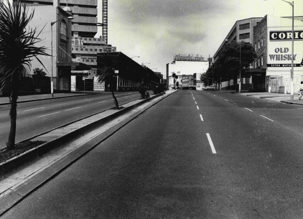 #50 The Partially deserted scene on Broadway (Looking north) as the Melbourne Cup was running. November 02, 1976.