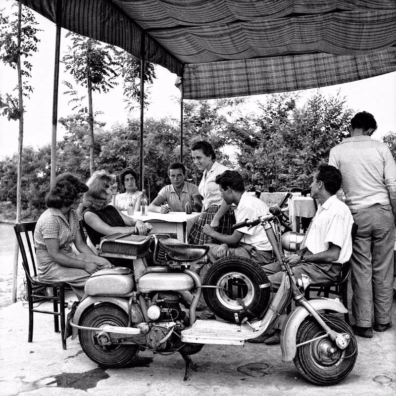 #52 Drinks at the beach