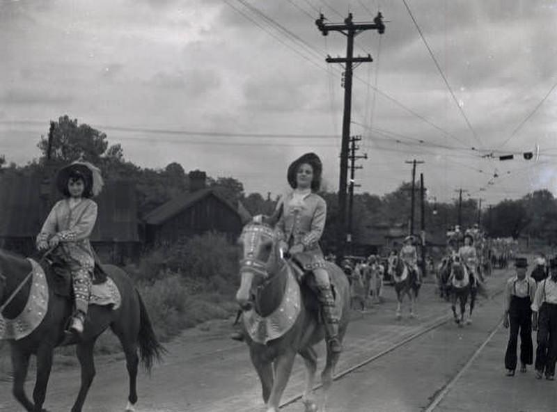 #12 A parade of circus performers in Nashville, Tennessee, 1938