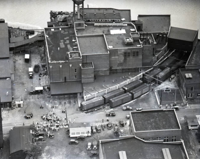 #13 Aerial view of the strike at Neuhoff Packing Plant, 1937