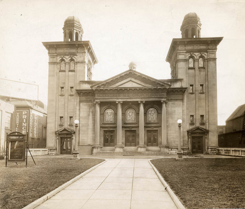 #84 McKendree Methodist Church, Nashville, Tennessee, next door to the Princess Theatre, 1935