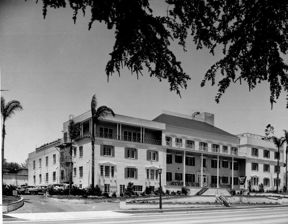 #27 Westwood Manor, a luxury apartment hotel, 1950s.