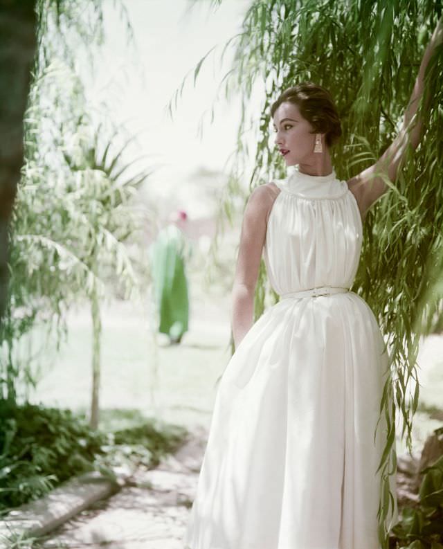 #10 Ruth Neuman Derujinsky wear cotton dress by H & D, 1953