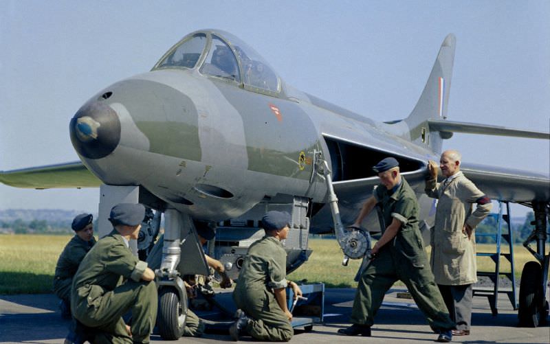 #18 An instructor shows Aircraft Apprentices of No.1 School of Technical Training at RAF Halton.