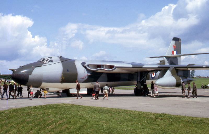 #45 Vickers Valiant, 1965