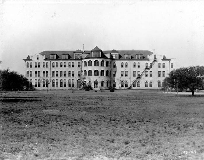 #44 Exterior of Westmoorland College, 726 W. Waco, San Antonio, 1927