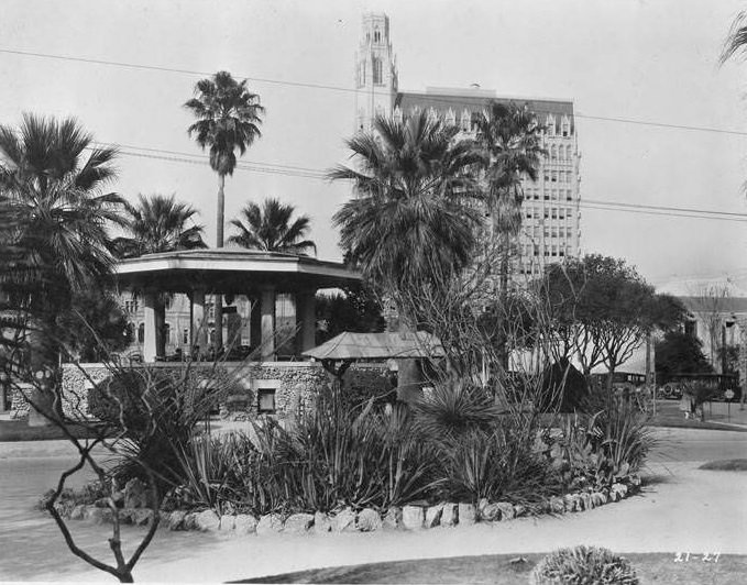 #93 Bandstand in Alamo Plaza, San Antonio, 1927