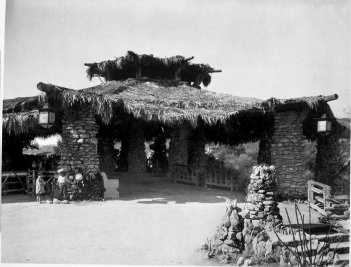 #94 Tea House, Japanese Sunken Garden, Brackenridge Park, San Antonio, 1927