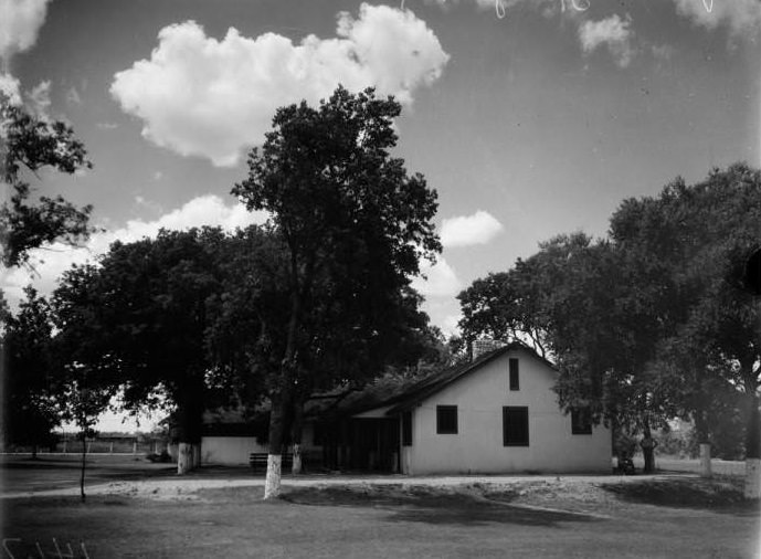 #23 A building at the Willow Springs Golf Course, 1925