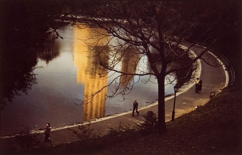 #8 Central Park, 1952