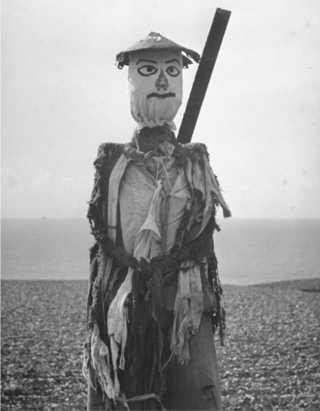 What Scarecrows looked like in the Past Through these Historical Photos Weird