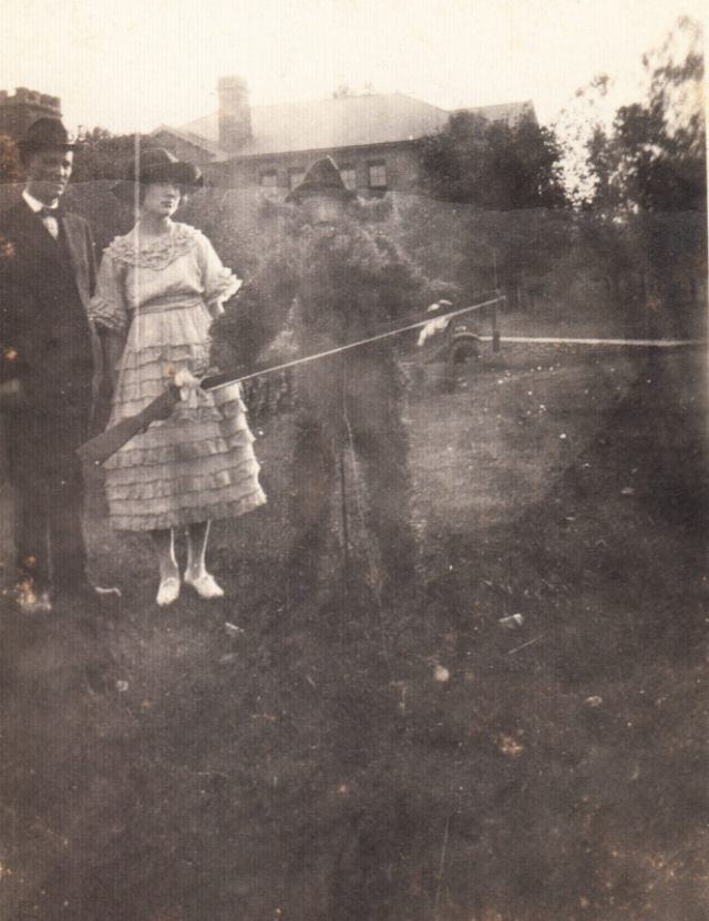 What Scarecrows looked like in the Past Through these Historical Photos Weird