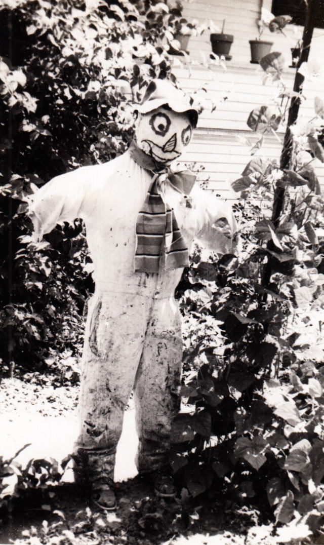 What Scarecrows looked like in the Past Through these Historical Photos Weird