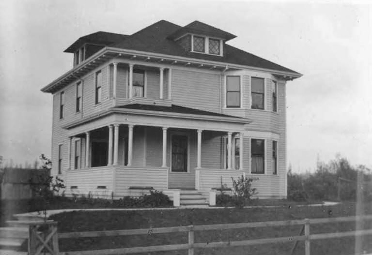 #161 Residence at the northwest corner of NE 45th St. and Brooklyn Avenue, 1898