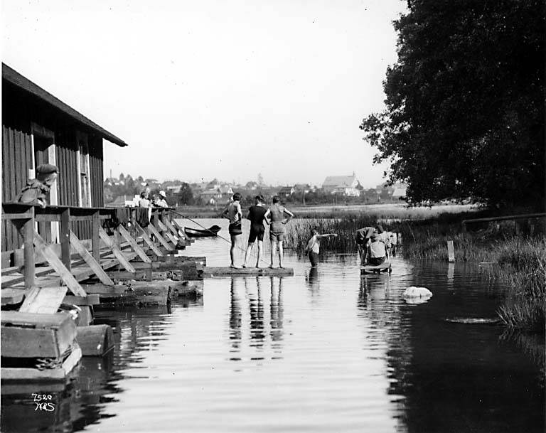 #15 Children bathing in Green Lake, 1895