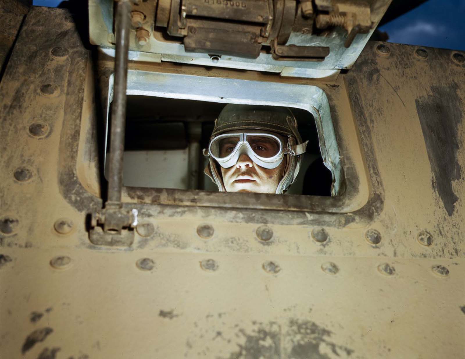 #1  Stunning Color Photos of WWII Tank Crews of U.S. in Training at Fort Knox #1 WWII