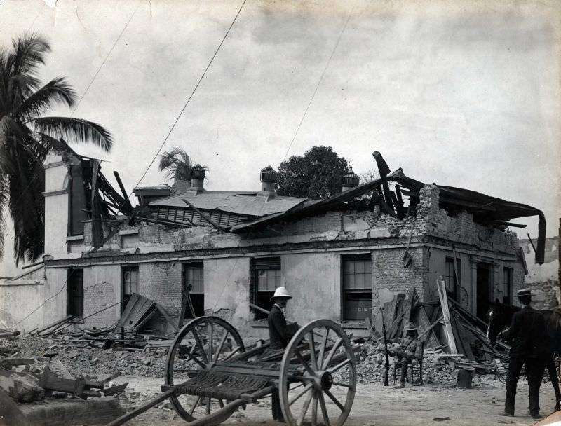#12 Earthquake damaged building, Kingston, 1907