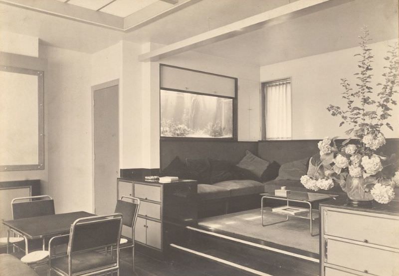 #26 House interior, 1930s