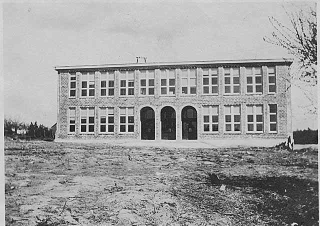 #34 Bellevue Grade School building under construction, Bellevue, 1920