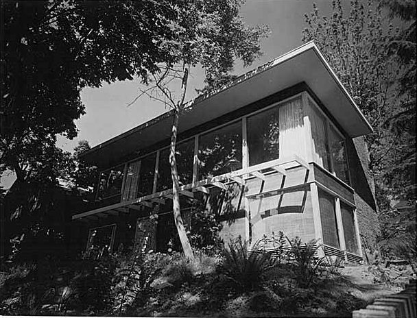 #16 Crockett residence exterior, Bellevue, Washington, 1950