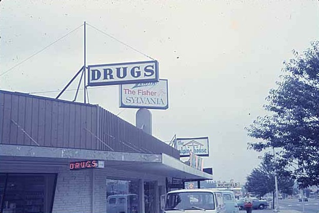 #67 Drugstore, Bellevue, 1969