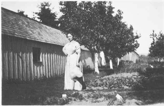 #45 Grace Hill outside chicken coop, Bellevue, 1912