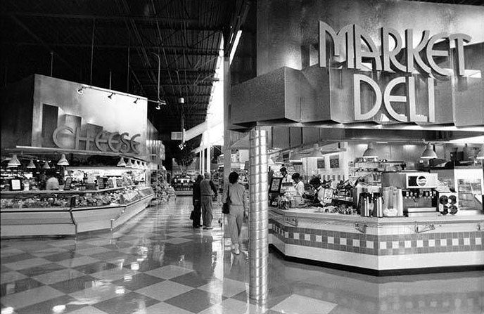 #5 Larry’s Market interior, Bellevue, 1989